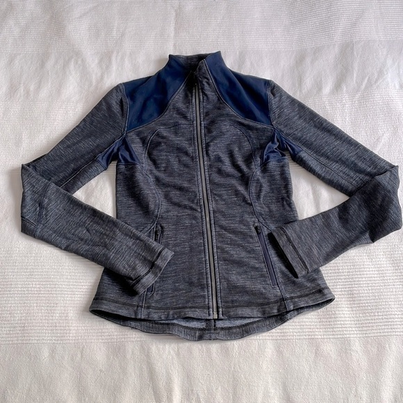 𝅺lululemon Forme Jacket in Reversible Slub Denim Inkwell Size 8 - Picture 4 of 10